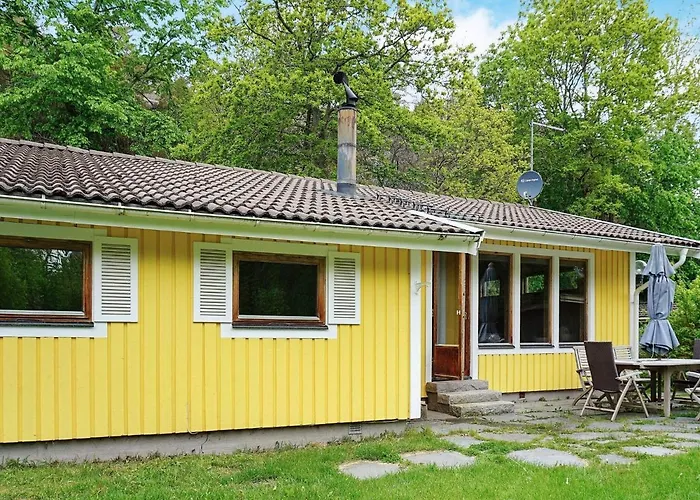 7 Person Holiday Home In Str Mstad